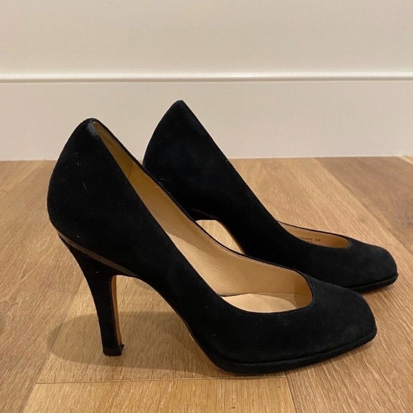 Cole Haan Women's Black Suede Pump - pre-owned in great condition - size 9.5 - Picture 2 of 4